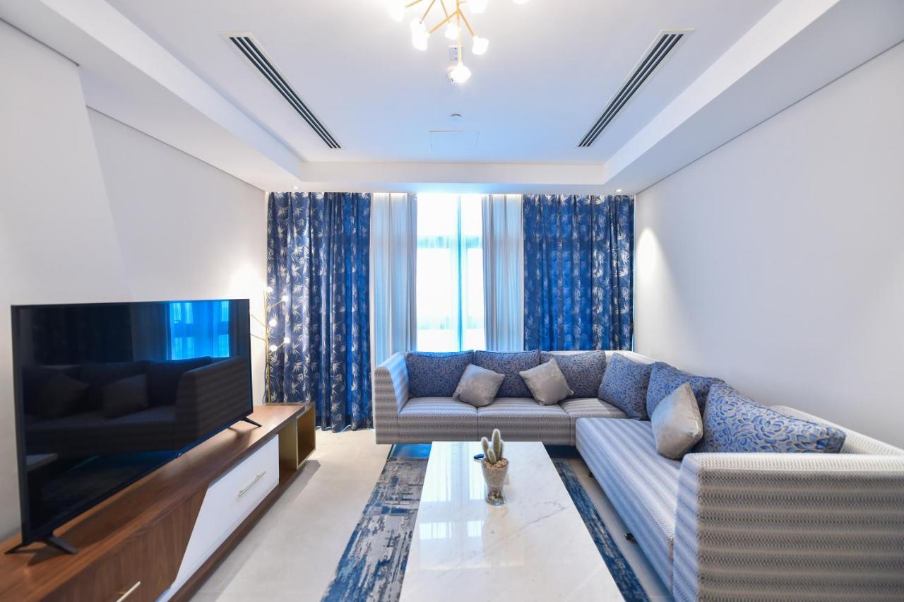 Waterfront Hotel Apartment Lusail エクステリア 写真 A living room in a modern apartment