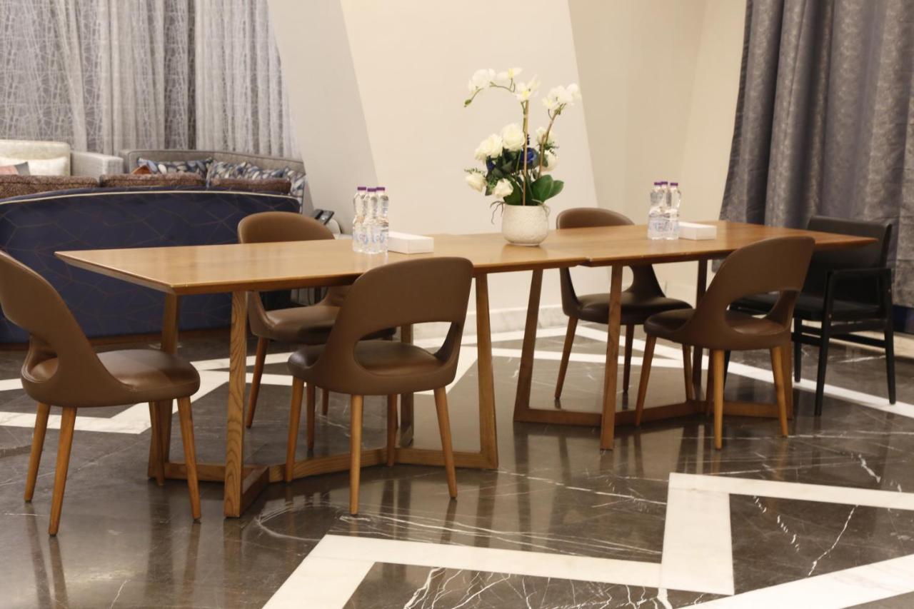 Waterfront Hotel Apartment Lusail エクステリア 写真 A meeting room at the Embassy of the United Kingdom in Riyadh