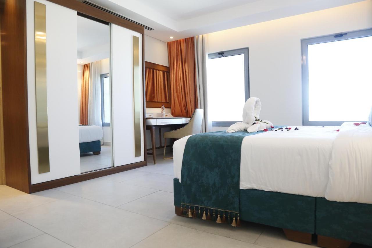 Waterfront Hotel Apartment Lusail エクステリア 写真 A bedroom at the hotel